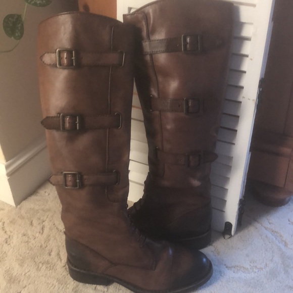 Brown leather boots - Picture 6 of 8